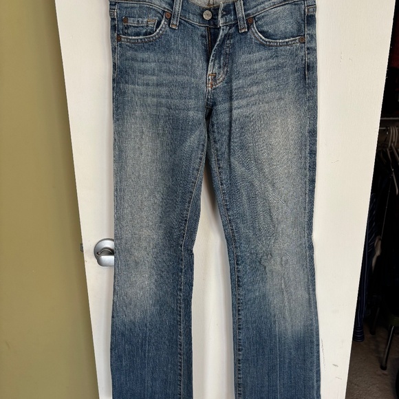 Women’s Jeans - Picture 1 of 4
